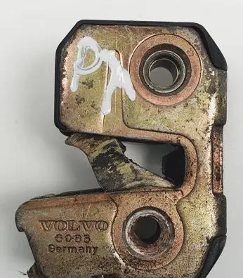 Volvo S90, V90 Rear door lock 6085