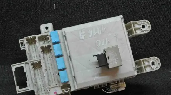 Toyota Land Cruiser (J120) Fuse box set 02448F05