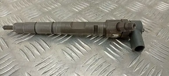 Audi A8 S8 D3 4E Fuel injector 0445110158
