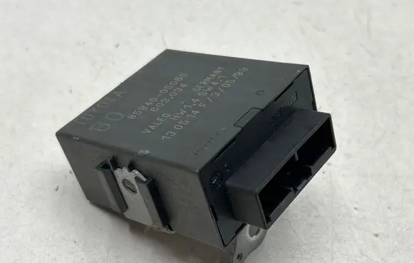 Toyota Avensis T270 Window wiper relay 8594005060 130514F 603034