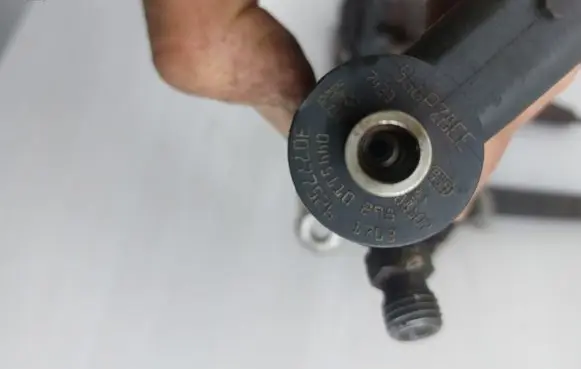 Volvo S80 Fuel injector 307775262710 30777526 0445110297