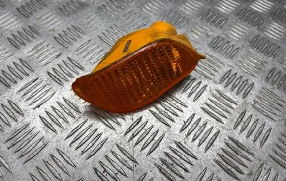 Ford Focus Front indicator light Xs4h33681