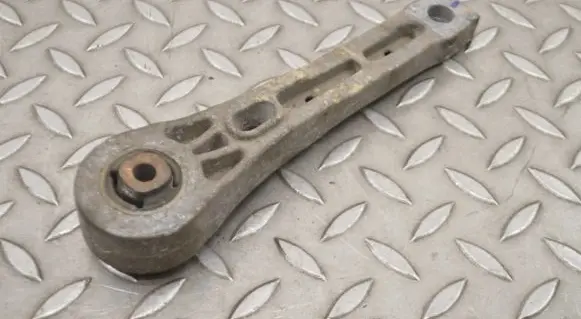 Audi TT TTS RS Mk3 8S Engine mount bracket