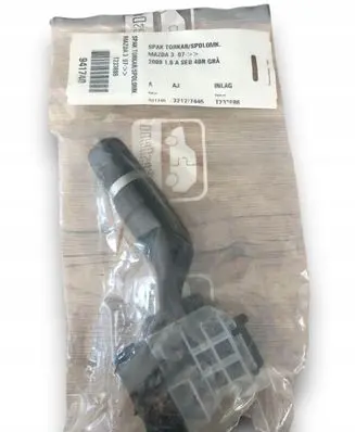 Mazda 3 I Tailgate/trunk/boot open switch 