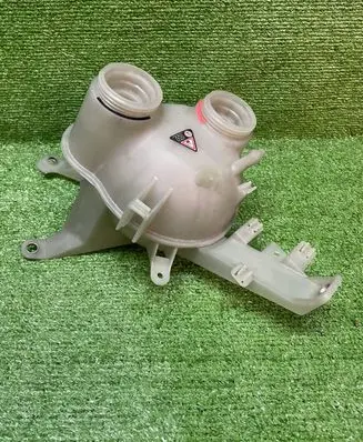 Mercedes-Benz EQB Coolant expansion tank/reservoir