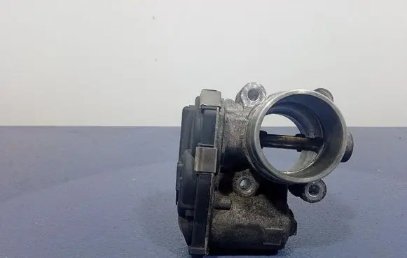 Opel Insignia A Throttle body valve 55496779AA