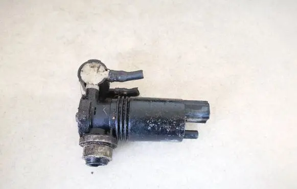 Ford Fiesta Windscreen/windshield washer pump 8a6117k624aa 8a61-17k624-aa