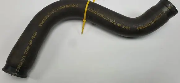 Volvo S40, V40 Engine coolant pipe/hose 30864031