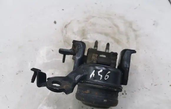 Toyota Corolla Verso AR10 Engine mounting bracket NOCODE