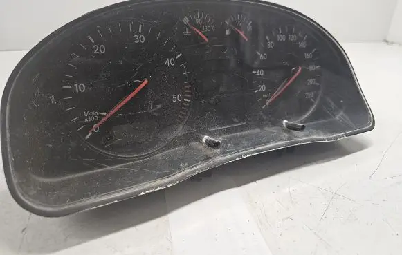 Volkswagen PASSAT B5 Speedometer (instrument cluster) 3B0919881N