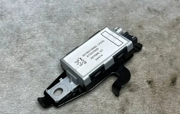 Peugeot 3008 I Rear glass lock/latch T1973 9678016880