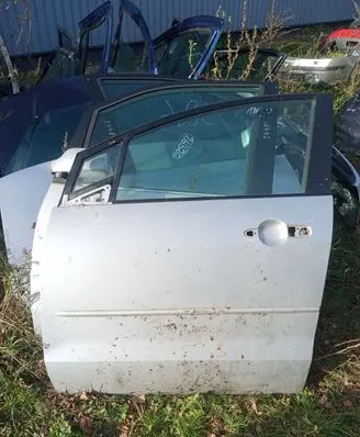 Mazda 5 Front door