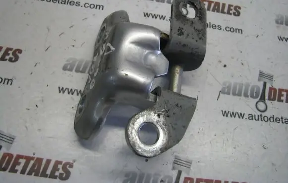 Toyota Corolla Verso AR10 Rear door upper hinge