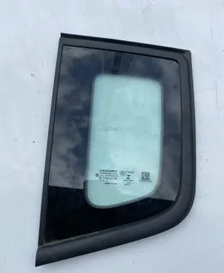 Jeep Renegade Rear side window 51953870