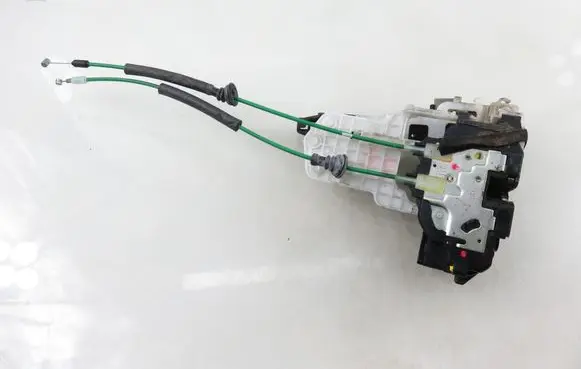 Hyundai i30 Front door lock 813202L030