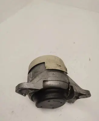 Mercedes-Benz C AMG W205 Engine mount bracket A2052404500