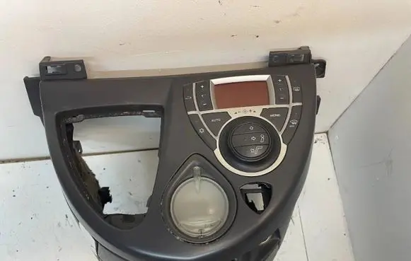 Peugeot 807 Center console 1497694077
