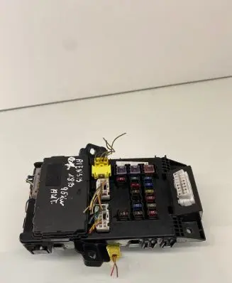 Toyota Avensis T220 Fuse box set 8273005020 8264105011