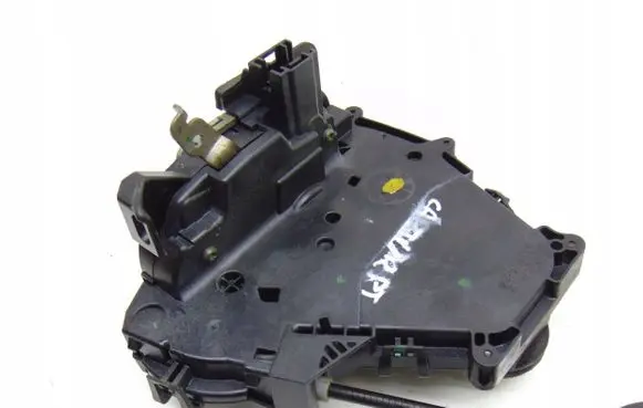 Renault Captur II Rear door lock 825021122R