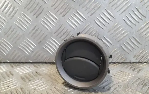 Toyota RAV 4 (XA30) Dash center air vent grill 3556612030