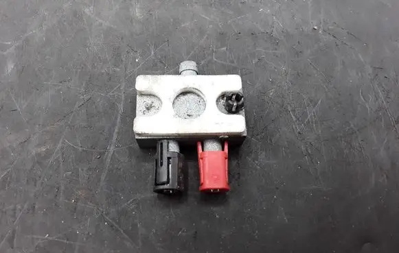 Mercedes-Benz E W211 Aerial antenna switch 2108202489