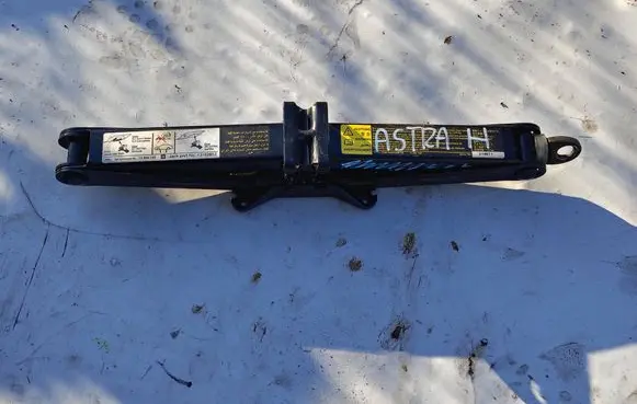 Opel Astra H Lift Jack 