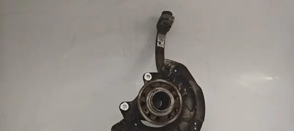 Mercedes-Benz C W205 Front wheel hub 2052200