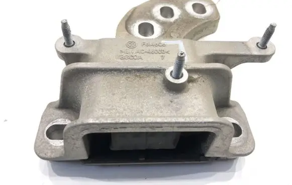 Ford Fiesta Engine mount vacuum valve 