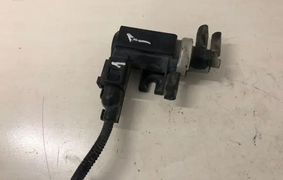 Volkswagen Sharan Turbo solenoid valve 1J0906627