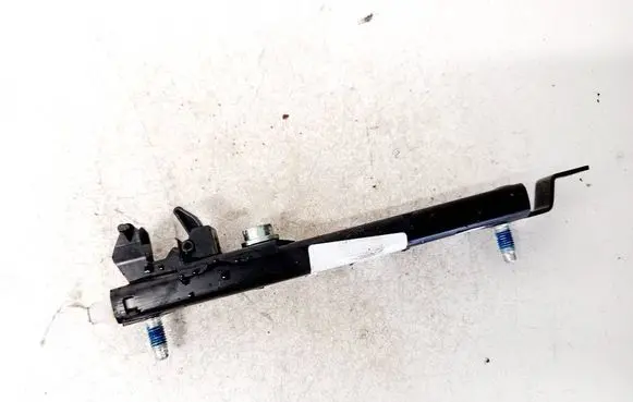 Opel Astra H Seat belt adjustment rail 13166032