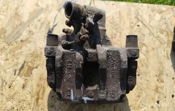 Mazda 3 II Rear brake caliper 