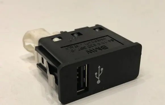 Mini Clubman F54 USB socket connector 6820397