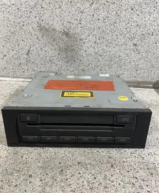 Skoda Octavia Mk2 (1Z) CD/DVD changer 1Z0035111A