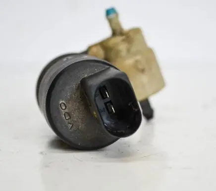 Volkswagen Caddy Windscreen/windshield washer pump