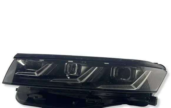 Volkswagen Touareg III Headlight/headlamp 761941081H 0301130233A