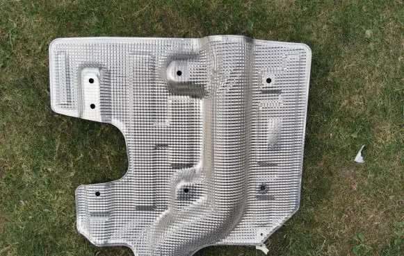 Opel Astra K Exhaust heat shield 7510467A 39146671