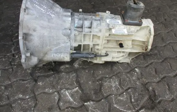 Jeep Cherokee III KJ Manual 5 speed gearbox P52104820AE VM25C