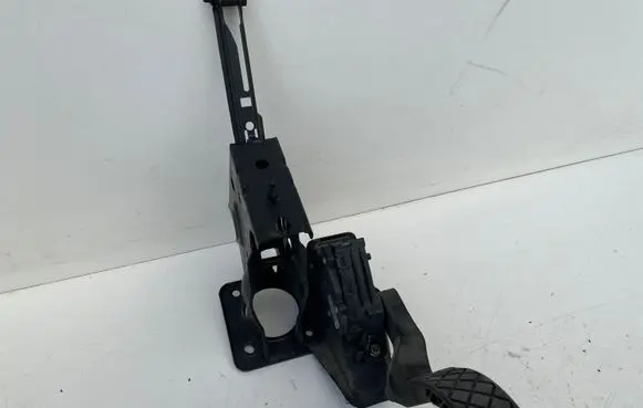 Audi A3 S3 8L Accelerator throttle pedal 1J1721503H