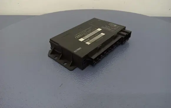 Audi A4 S4 B6 8E 8H Comfort/convenience module 8E0959433AF