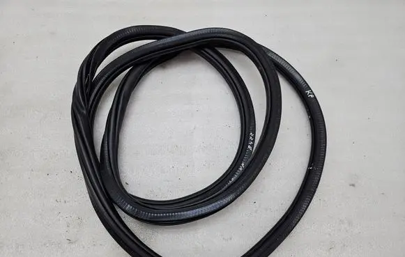 Volkswagen ID. Buzz Front door rubber seal 1T3867911B
