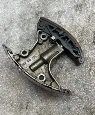 Audi A6 S6 C6 4F Slide rail for timing chain 057109218