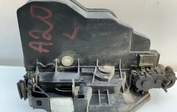 BMW 6 E63 E64 Front door lock 7202143 A053702