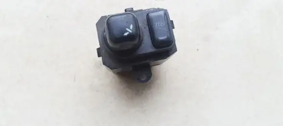 Wing mirror switch