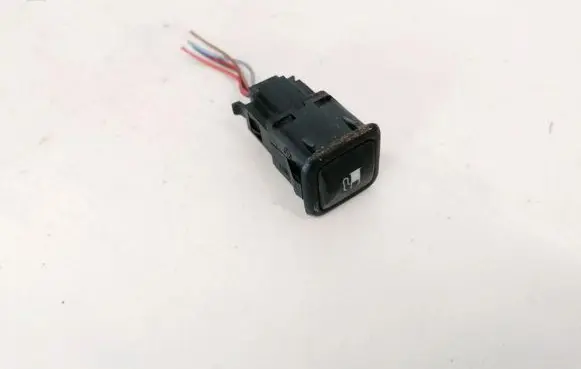 Volkswagen Golf IV Fuel tank opening switch 3b0959833a