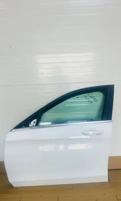 Mercedes-Benz C W205 Front door DRZWILPCW205
