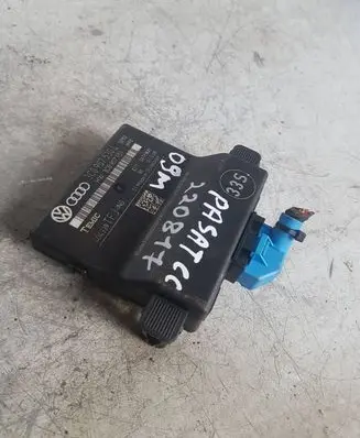 Volkswagen PASSAT CC Gateway control module 3c0907530
