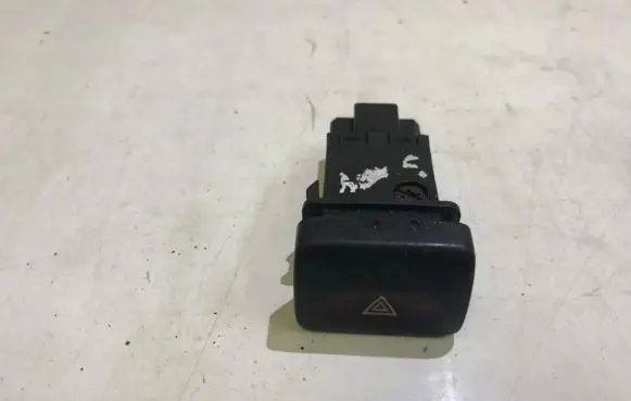 Nissan Sunny Hazard light switch