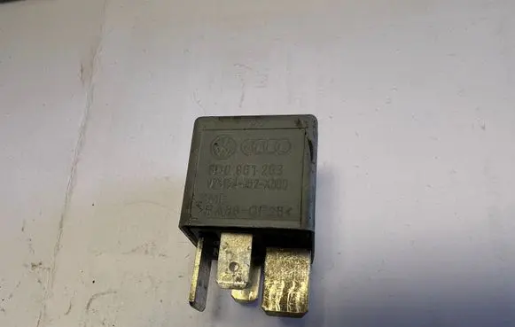 Audi A4 S4 B5 8D Other relay 8D0951253 370