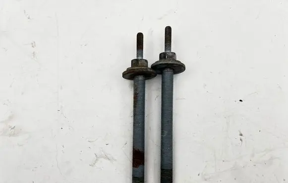 Jeep Grand Cherokee WL Rear suspension camber bolt 10X9