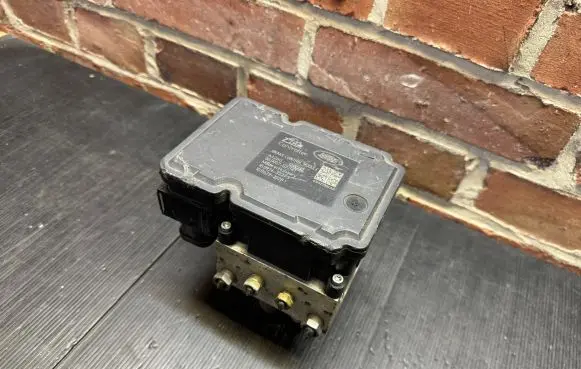 Land Rover Freelander 2 - LR2 ABS Pump CH522C405AC CH52-2C405-AC